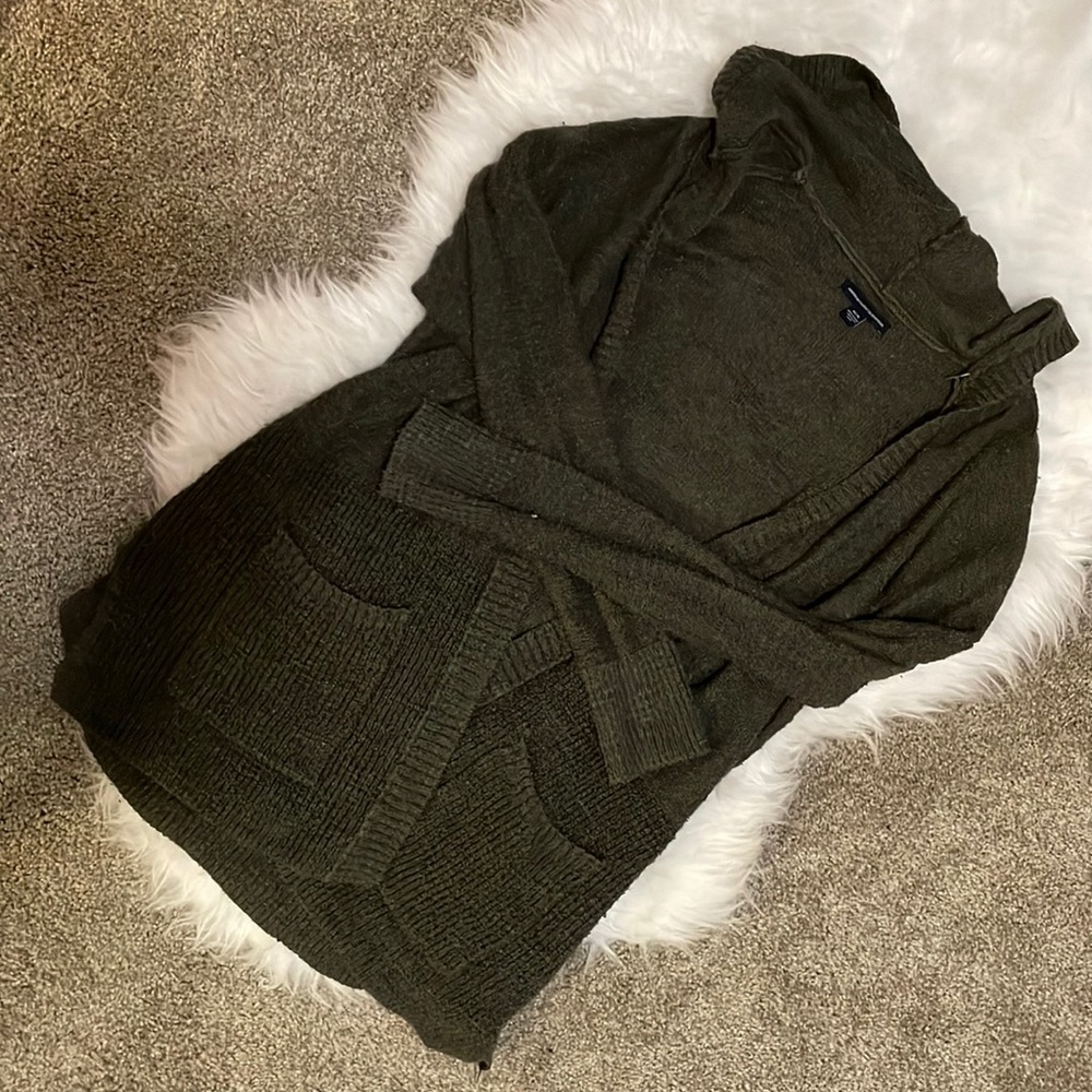 American Eagle Hooded Dark Green Cardigan with Pockets. Size Medium